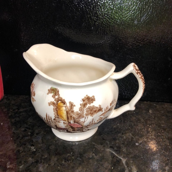 Vintage Johnson Brothers The Old Mill Pattern Creamer. - Picture 5 of 11